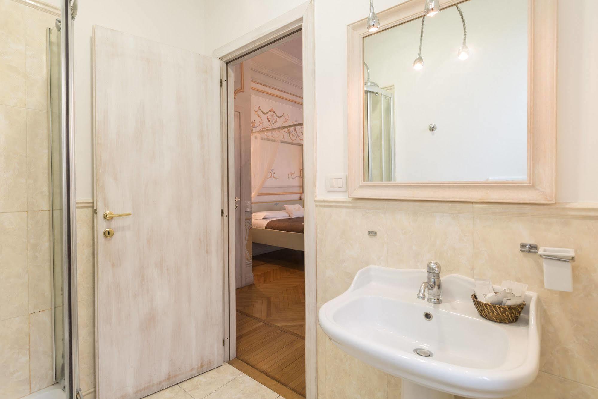 Suites Piazza Del Popolo Рим Экстерьер фото